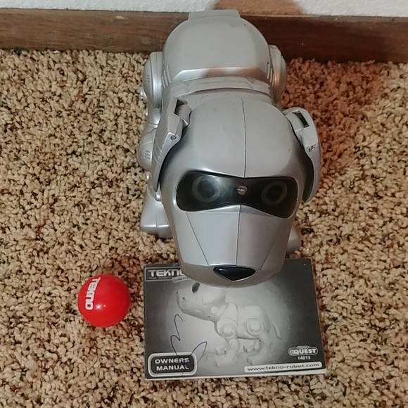 Tekno the Robot Puppy - Picture 5 of 8